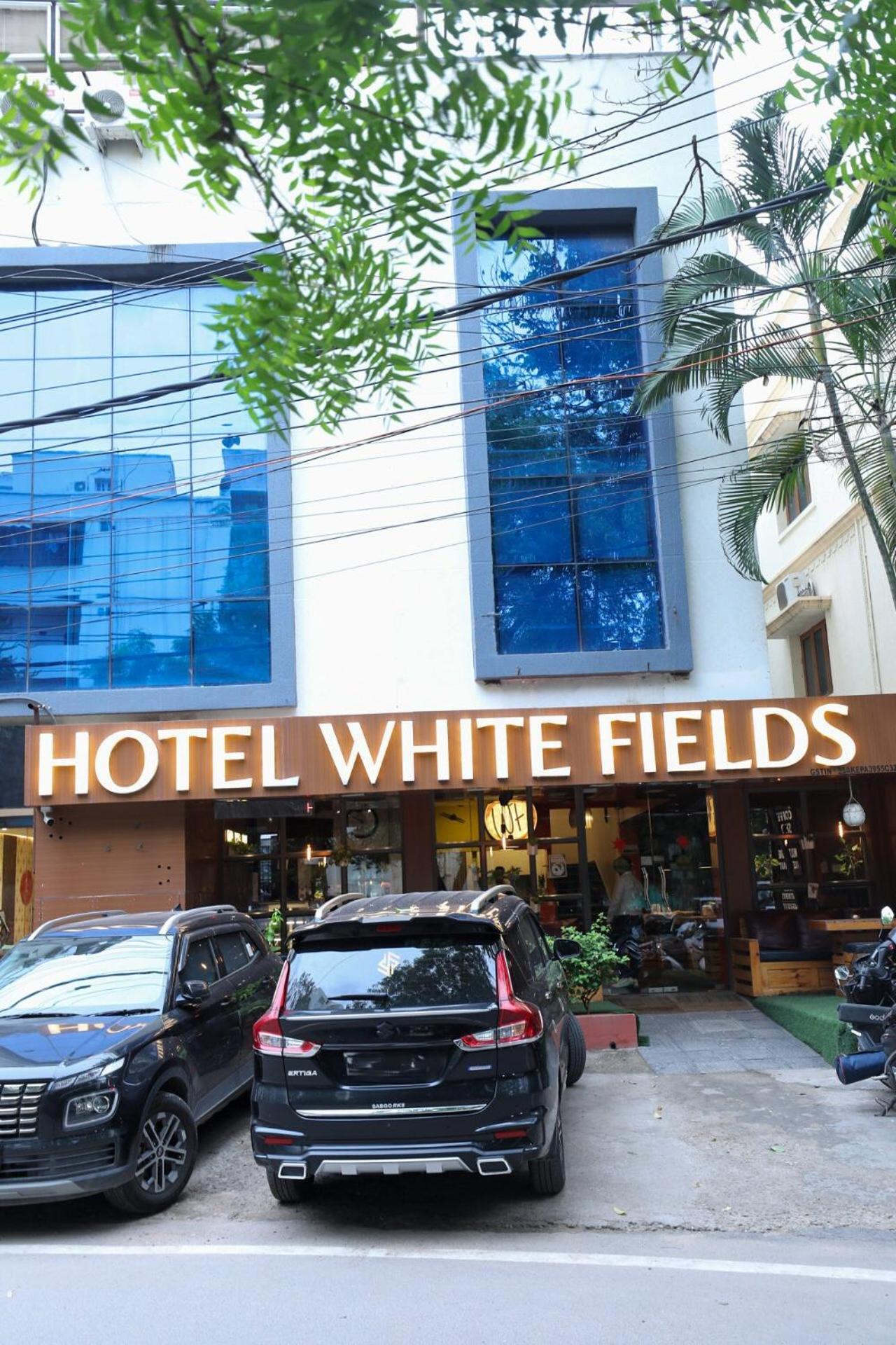 Hotel White Fields Hitec City, Hyderabad Ngoại thất bức ảnh